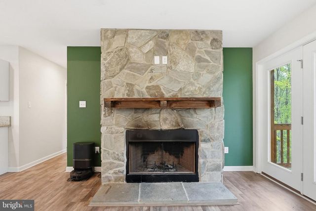 1104 HIGH TOP RD, Linden, VA 22642