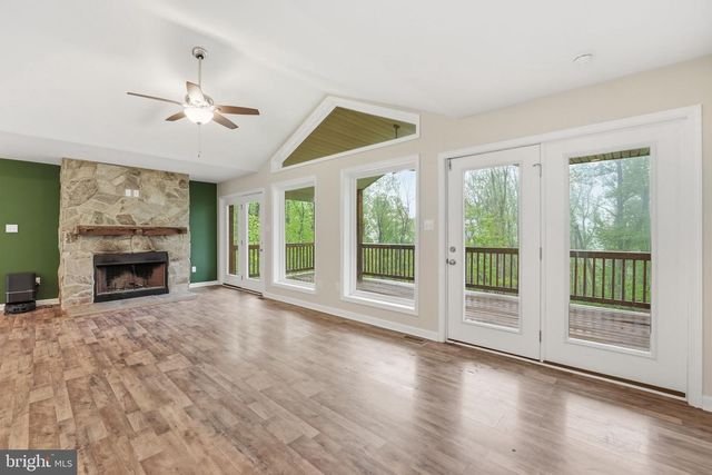 1104 HIGH TOP RD, Linden, VA 22642