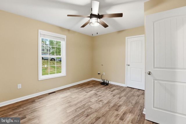 1104 HIGH TOP RD, Linden, VA 22642