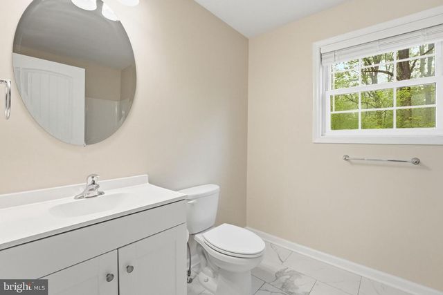 1104 HIGH TOP RD, Linden, VA 22642