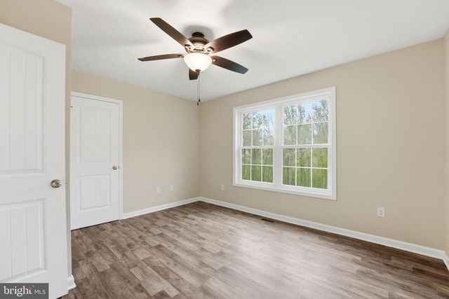 1104 HIGH TOP RD, Linden, VA 22642