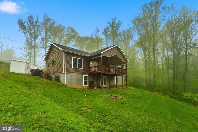 1104 HIGH TOP RD, Linden, VA 22642