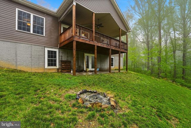 1104 HIGH TOP RD, Linden, VA 22642