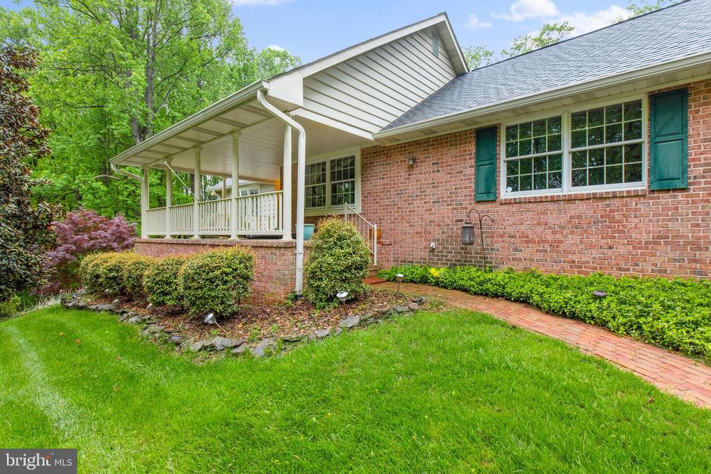 Image 12 of property listing at 5602 PATTERSON RD, Baldwin, MD 21013
