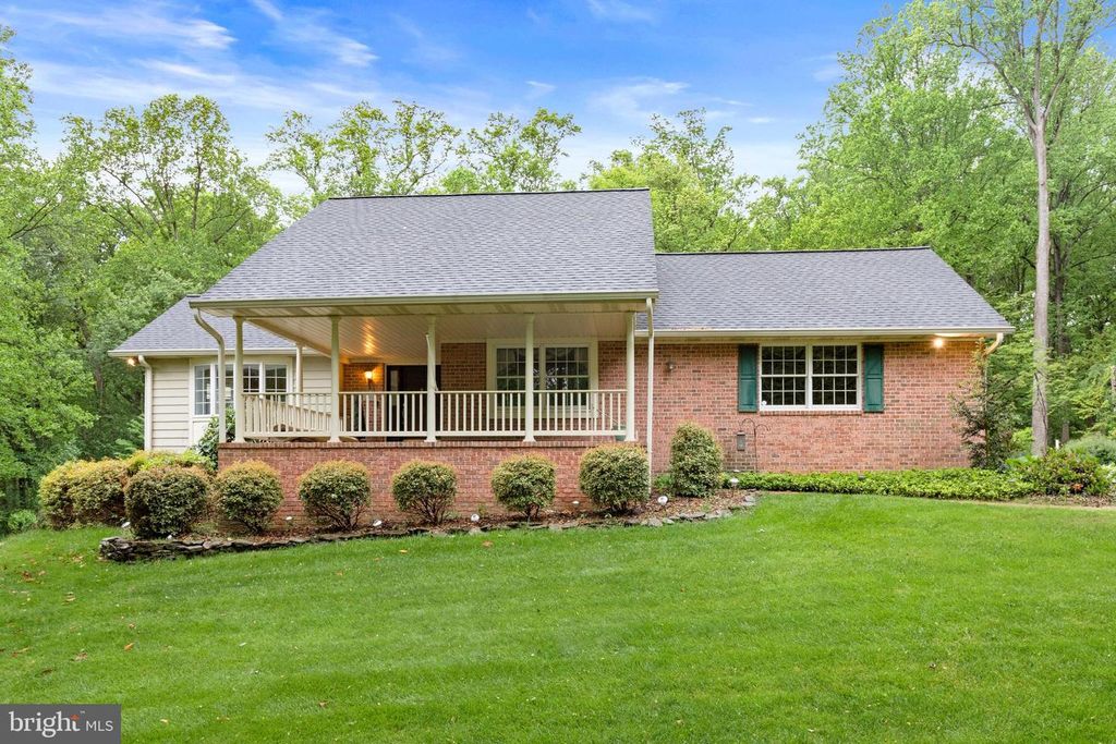 Image 3 of property listing at 5602 PATTERSON RD, Baldwin, MD 21013