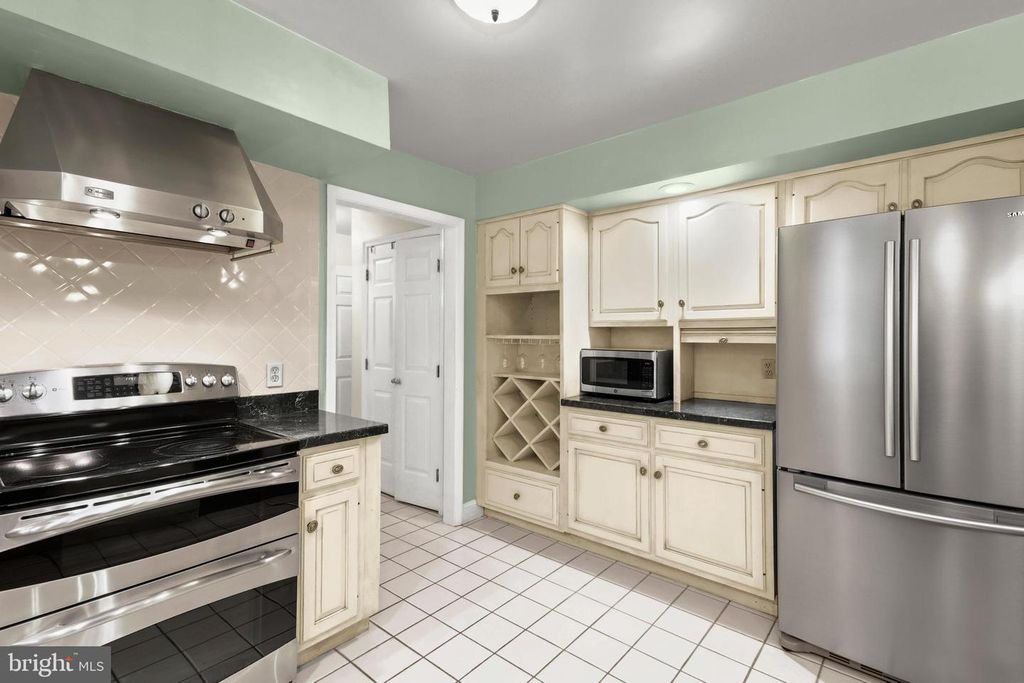 Image 56 of property listing at 5602 PATTERSON RD, Baldwin, MD 21013