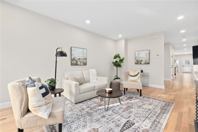 2907 Post Road 3, Warwick, RI 02886