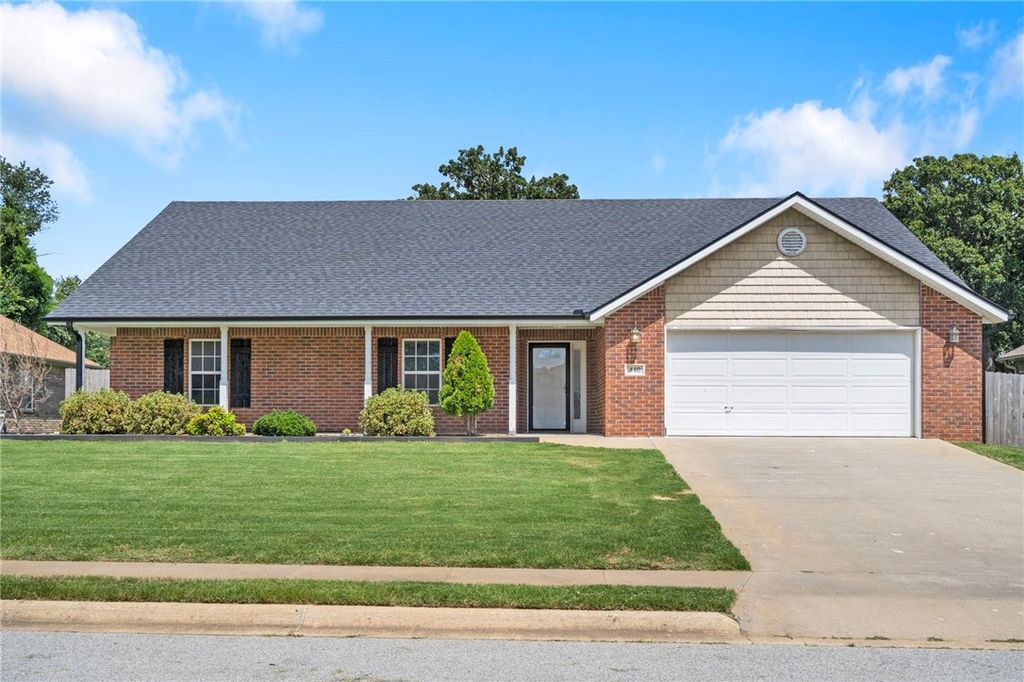 440 Carlson Street, Centerton, AR 72719