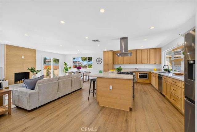1482 N Grand, Orange, CA 92867