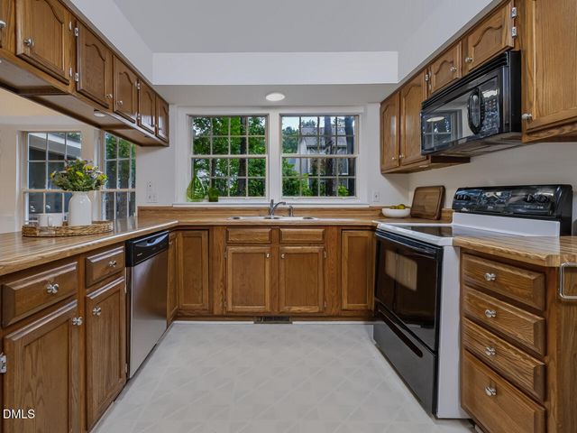 106 Foscoe Lane, Cary, NC 27513