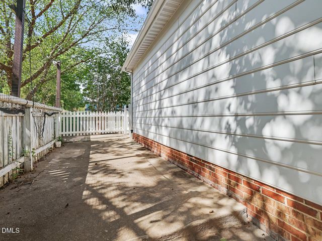 106 Foscoe Lane, Cary, NC 27513