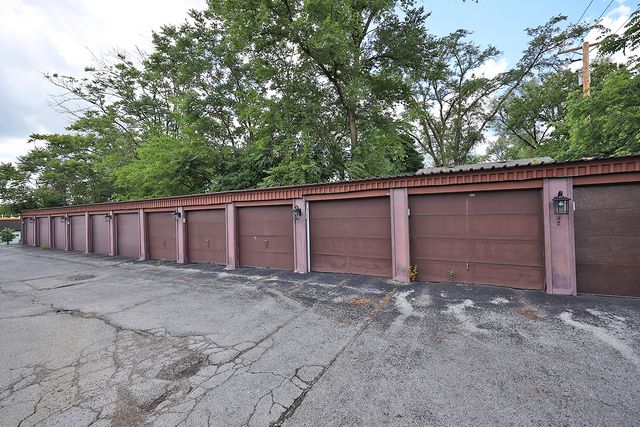 4946 Douglas Road 202, Downers Grove, IL 60515