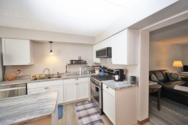 4946 Douglas Road 202, Downers Grove, IL 60515