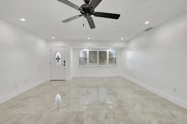 1124 SE Ladner Street, Port St. Lucie, FL 34983