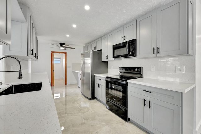 1124 SE Ladner Street, Port St. Lucie, FL 34983