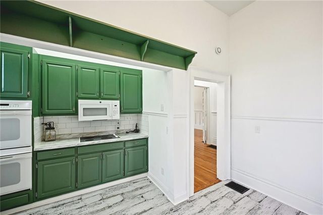 2140 N BROAD Street, Commerce, GA 30529