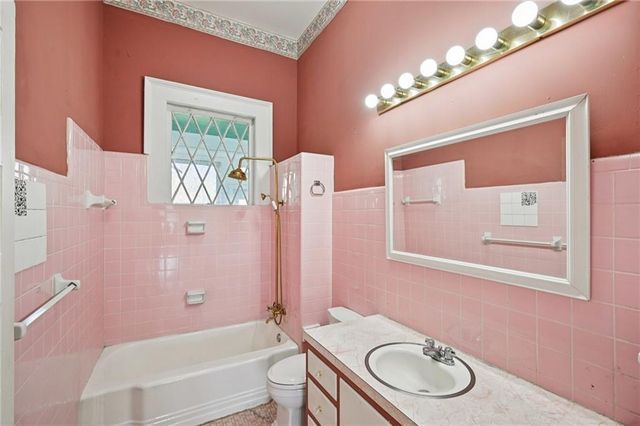 2140 N BROAD Street, Commerce, GA 30529