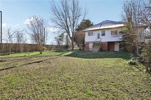 2140 N BROAD Street, Commerce, GA 30529