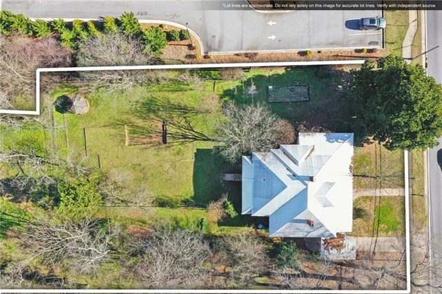 2140 N BROAD Street, Commerce, GA 30529