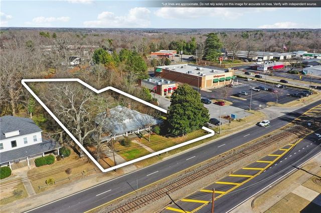 2140 N BROAD Street, Commerce, GA 30529