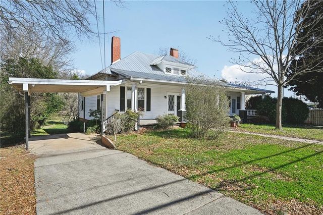 2140 N BROAD Street, Commerce, GA 30529