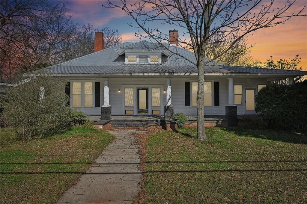 2140 N BROAD Street, Commerce, GA 30529