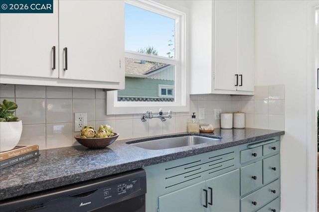 418 44Th St, Richmond, CA 94805