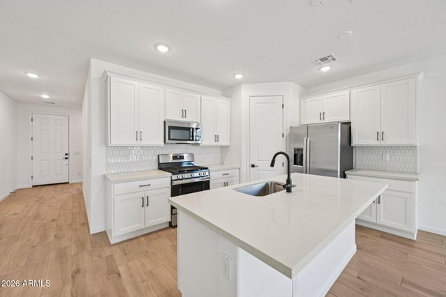 5530 W BUIST Avenue, Laveen, AZ 85339