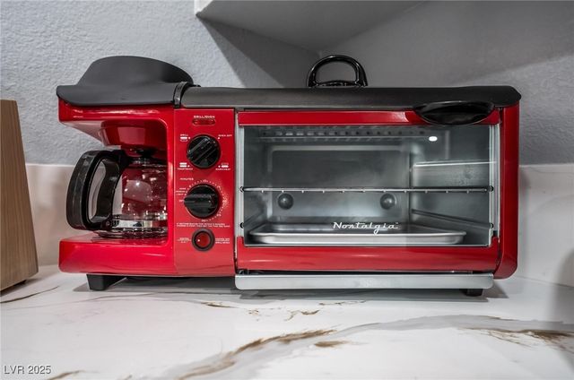 7439 Trudy Lane, Las Vegas, NV 89123