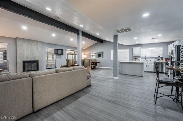 7439 Trudy Lane, Las Vegas, NV 89123