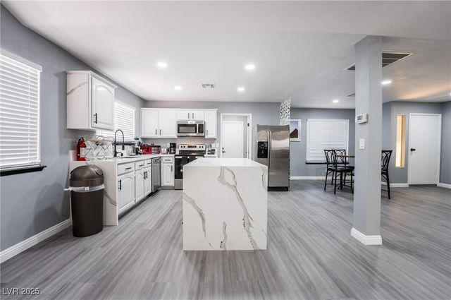 7439 Trudy Lane, Las Vegas, NV 89123