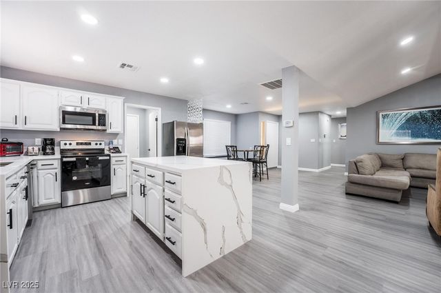 7439 Trudy Lane, Las Vegas, NV 89123