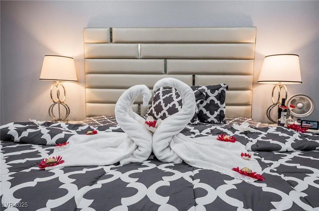 7439 Trudy Lane, Las Vegas, NV 89123