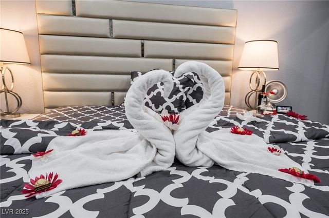 7439 Trudy Lane, Las Vegas, NV 89123