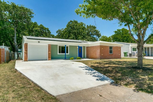 748 Oak Drive, Hurst, TX 76053