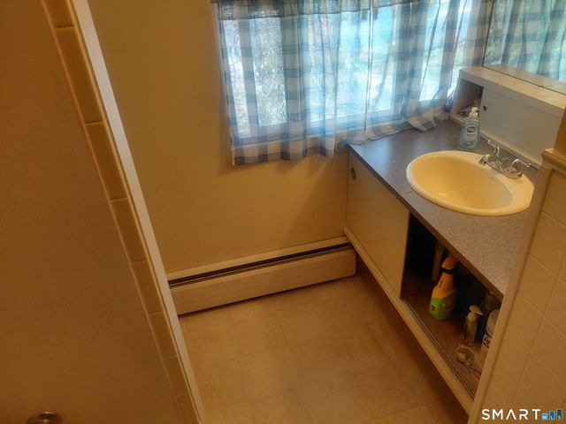 17 Hickory Hill Drive, Waterbury, CT 06708