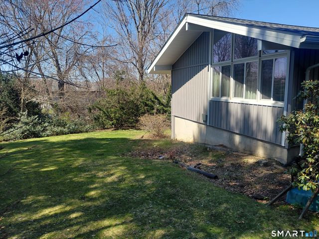 17 Hickory Hill Drive, Waterbury, CT 06708