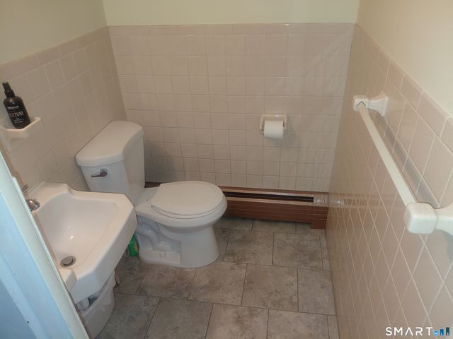 17 Hickory Hill Drive, Waterbury, CT 06708