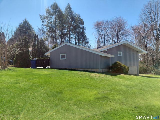 17 Hickory Hill Drive, Waterbury, CT 06708