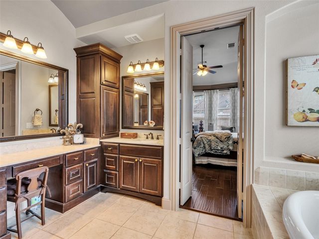 7 Lost Oak Court, Sienna Plantation, TX 77459