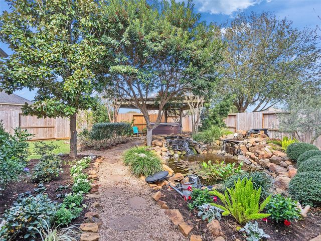 7 Lost Oak Court, Sienna Plantation, TX 77459