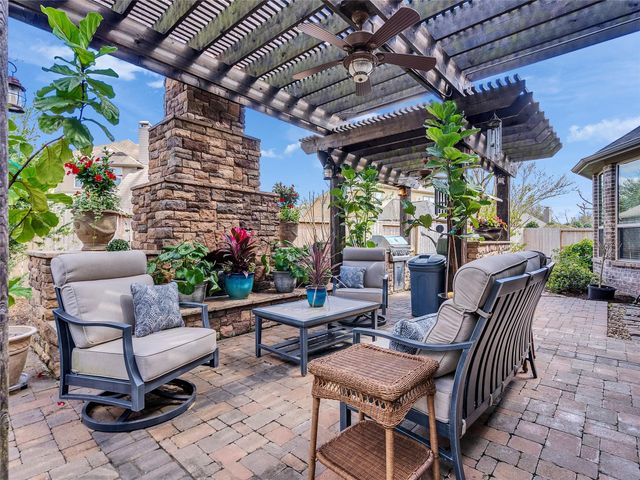 7 Lost Oak Court, Sienna Plantation, TX 77459