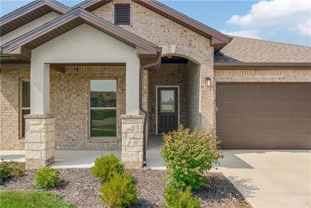 24402 W 75th Terrace, Shawnee, KS 66227