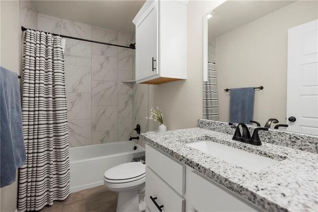 24402 W 75th Terrace, Shawnee, KS 66227