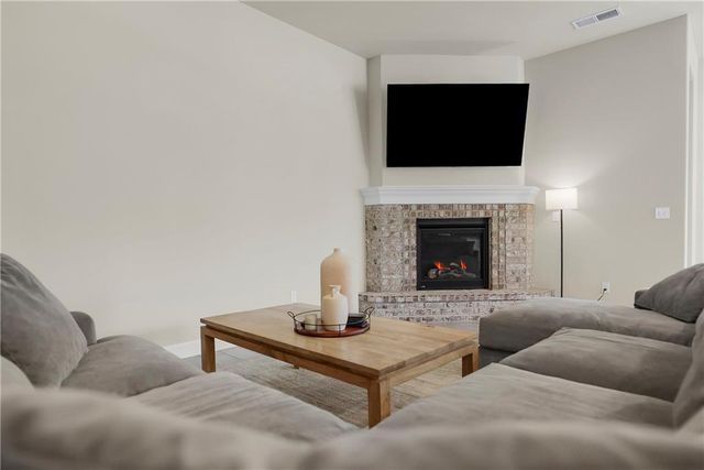 24402 W 75th Terrace, Shawnee, KS 66227