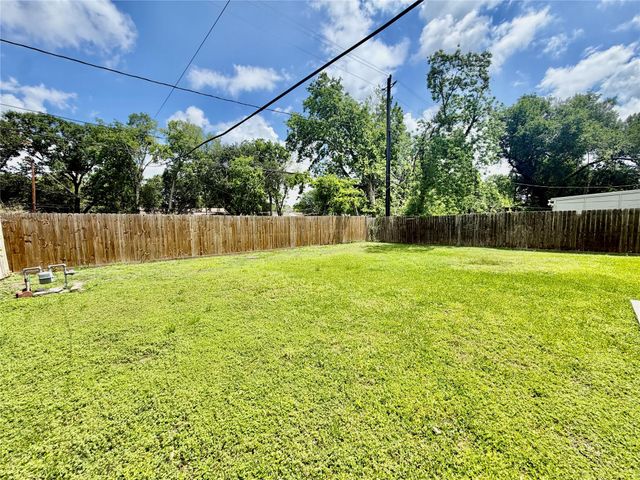 5838 Ludington Drive, Houston, TX 77035