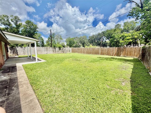 5838 Ludington Drive, Houston, TX 77035