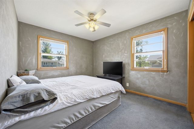 2448 Teresa Drive SW, Cedar Rapids, IA 52404