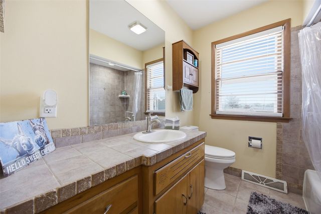 2448 Teresa Drive SW, Cedar Rapids, IA 52404
