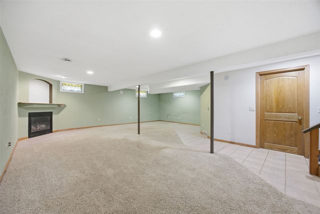 2448 Teresa Drive SW, Cedar Rapids, IA 52404